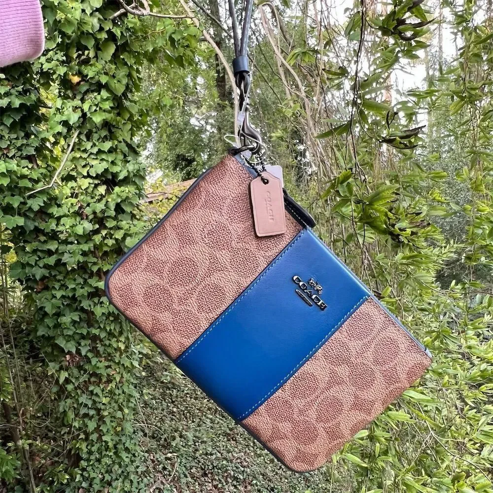 NWT COACH Small Wristlet In Color block Signature Canvas 32445 AUTHENTIC